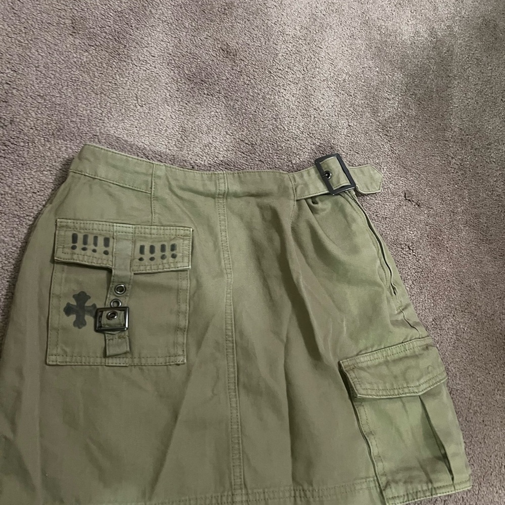 Grunge army green cargo back pockets mini skirt adjustable waist buckle - Picture 8 of 8
